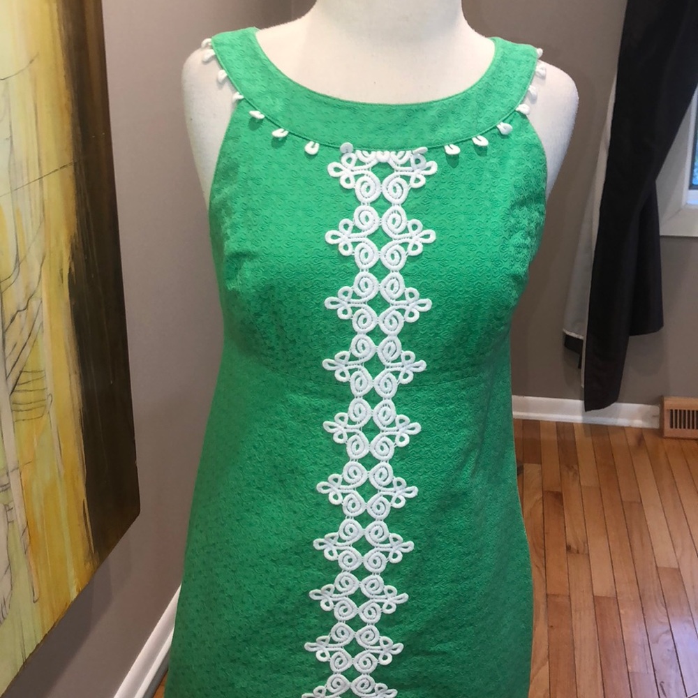 LILLY PULITZER EUC KELLY GREEN W/WHITE EMBROIDERY